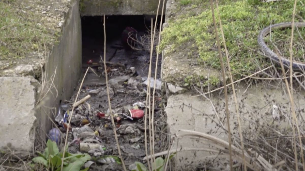 Apa trece, problemele rămân. Cum poate fi combătută poluarea râurilor din R. Moldova, un proces în care s-au „înnămolit” soluțiile (VIDEO)
