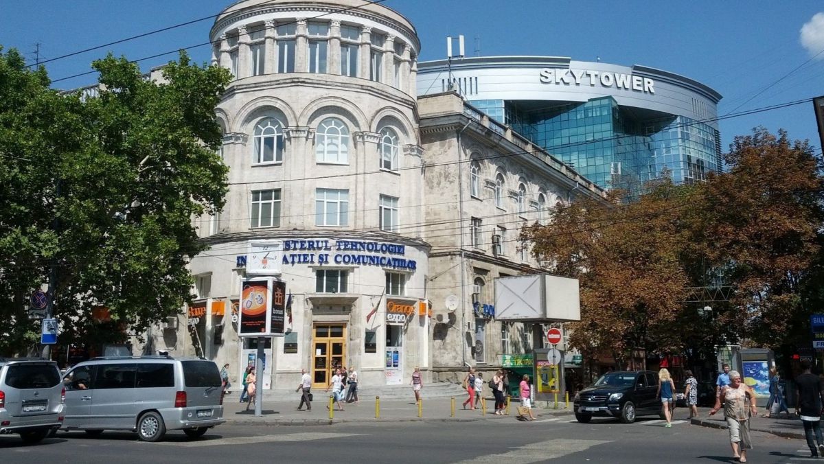 API: Poșta Moldovei face abuz de poziția sa în cazul distribuției presei periodice. Adaosul comercial ajunge la aproape 40%
