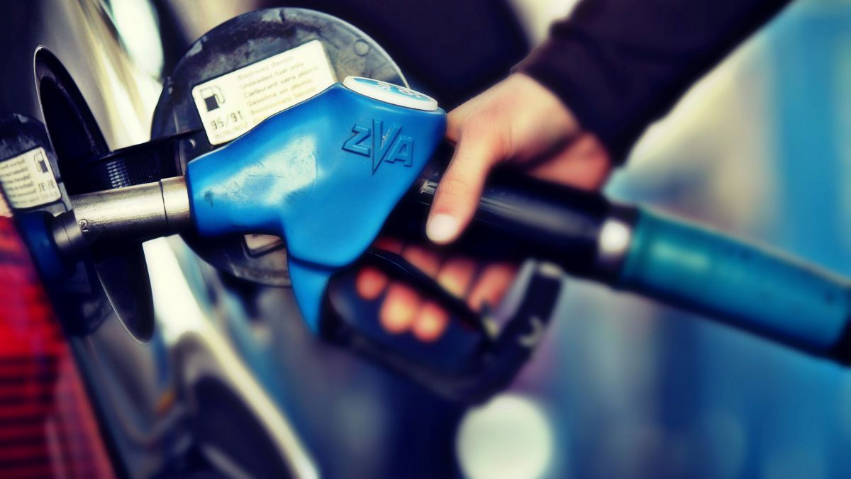 Aproape 17 lei! ANRE a majorat prețurile plafon pentru benzină și motorină
