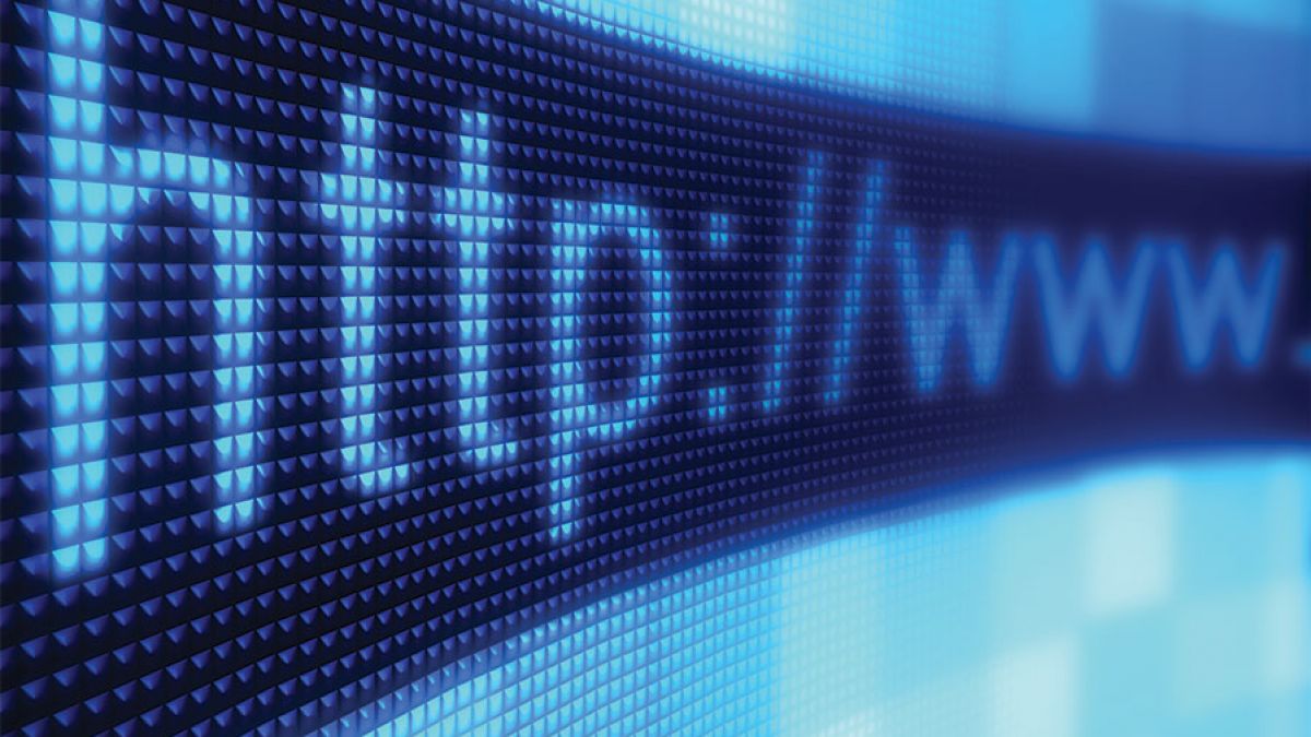 Ar fi distribuit pe internet pornografie infantilă. Un student de 20 de ani, cercetat de polițiști
