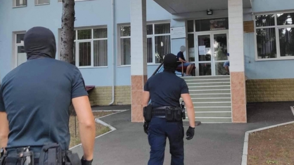 Ar fi eliberat ilegal certificate fitosanitare pentru mărfurile exportate în UE, Ucraina și Rusia. Trei inspectori ANSA, reținuți