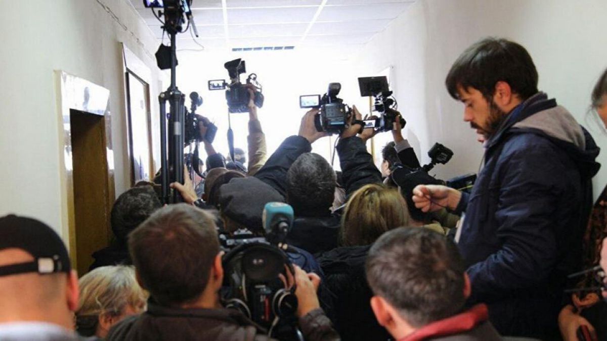 Are sau nu dreptul presa să asiste la ședințele de judecată? Iată răspunsul juriștilor