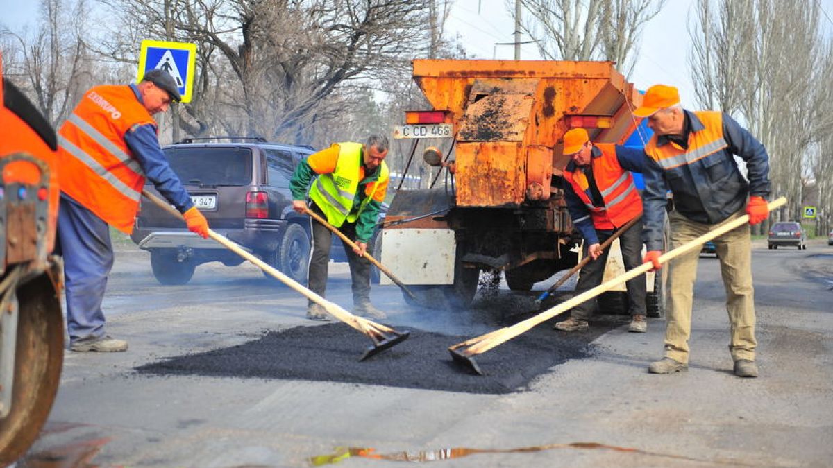 Asfalt conform standarde noi, dar fără laboratoare pentru certificare: Partidul Șor sesizează un blocaj legislativ ce ar opri lucrările de reparație a drumurilor