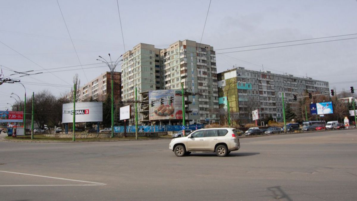 Atenție, șoferi! Străzile pe care circulația va fi suspendată temporar vineri, din cauza lucrărilor de reparație