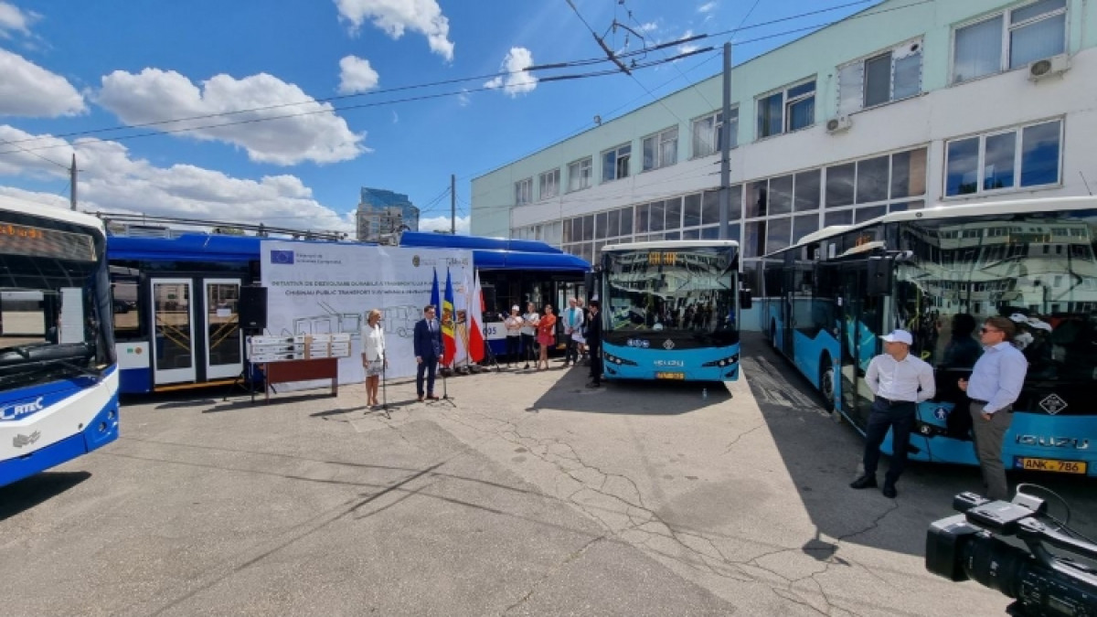 Autobuzele și troleibuzele din capitală vor fi echipate cu recirculatoare bactericide

