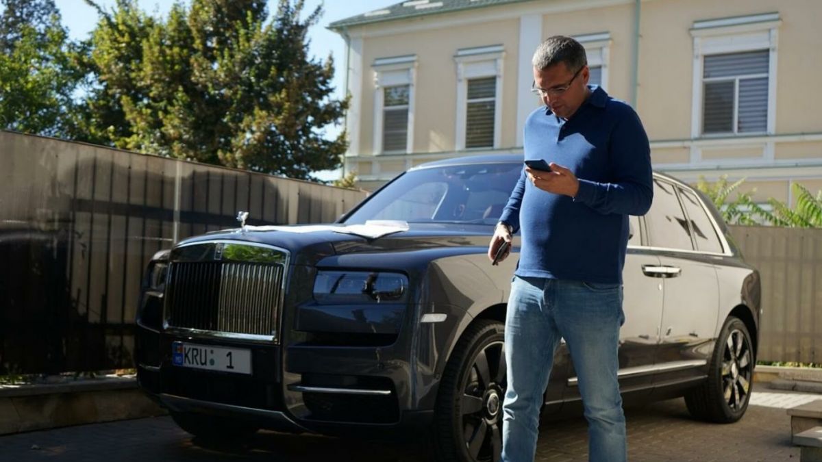 Averea candidatului Usatîi: Ceasuri de lux, automobil de peste 7 milioane de lei, mai multe bunuri imobile și bani în conturi (DOC)