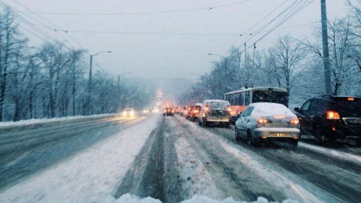 Avertizarea salvatorilor pentru zilele următoare: prudență maximă echiparea corespunzătoare a mașinilor