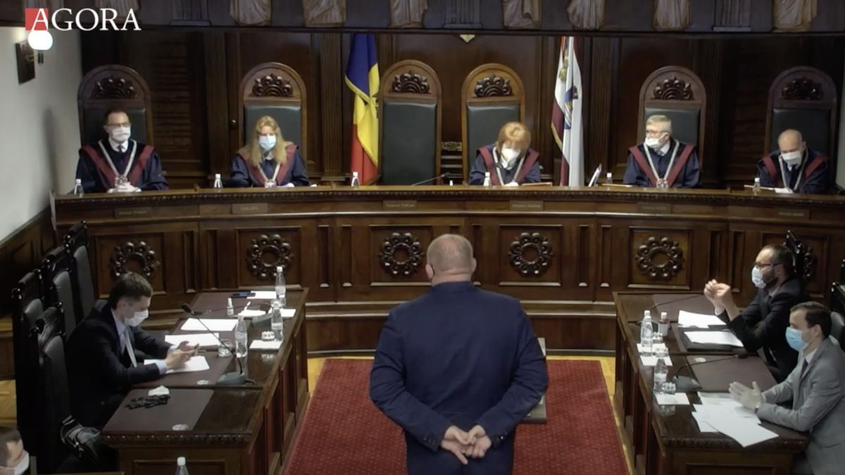 „Aveți nevoie de bâtă pentru a aduce deputații la ședință?”. Întrebarea unei judecătoare CC care l-a pus la perete pe socialistul Vasile Bolea (FOCUS)
