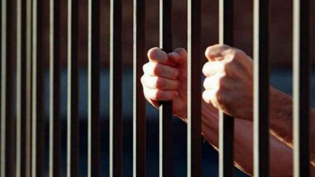 Bărbatul suspectat de decapitarea unei tinere de la Grătiești își va petrece următoarele 30 de zile după gratii