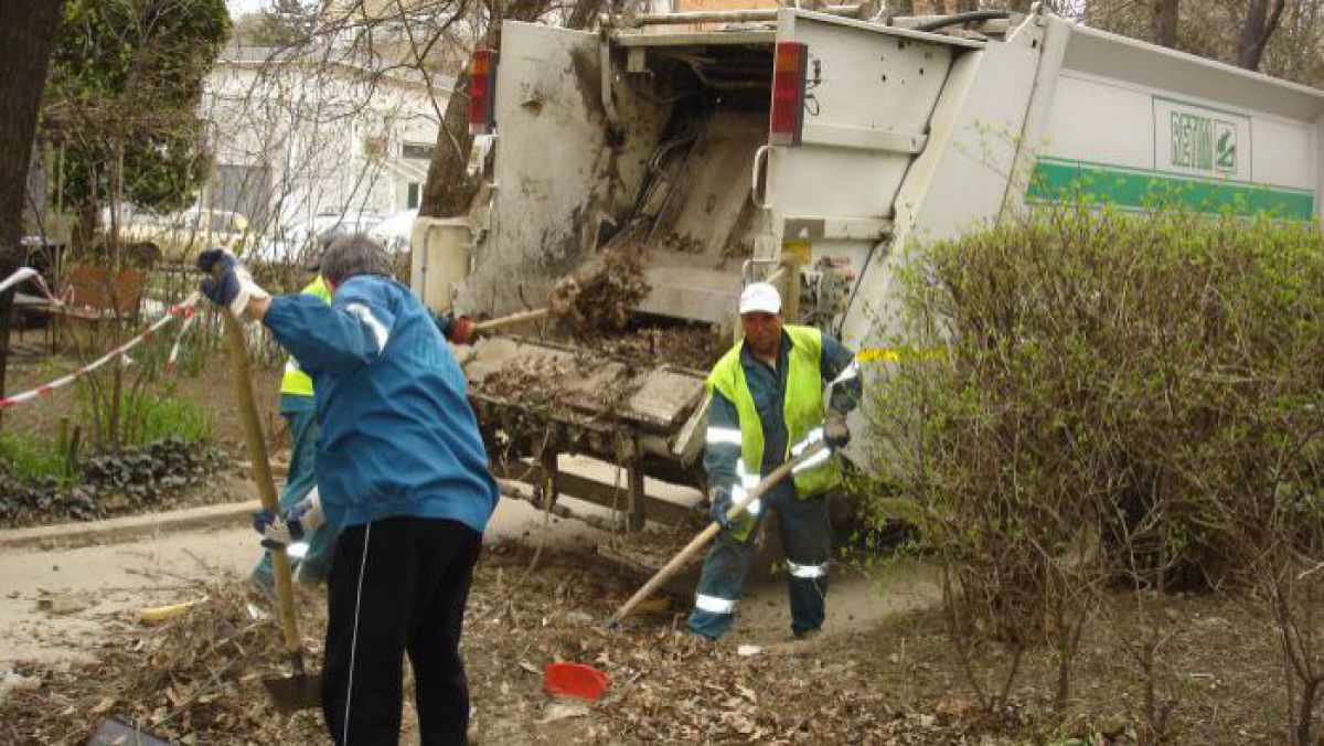 Bătut în cuie: Șomerii care primesc ajutor de la stat, obligați să presteze activități comunitare la solicitarea primarului