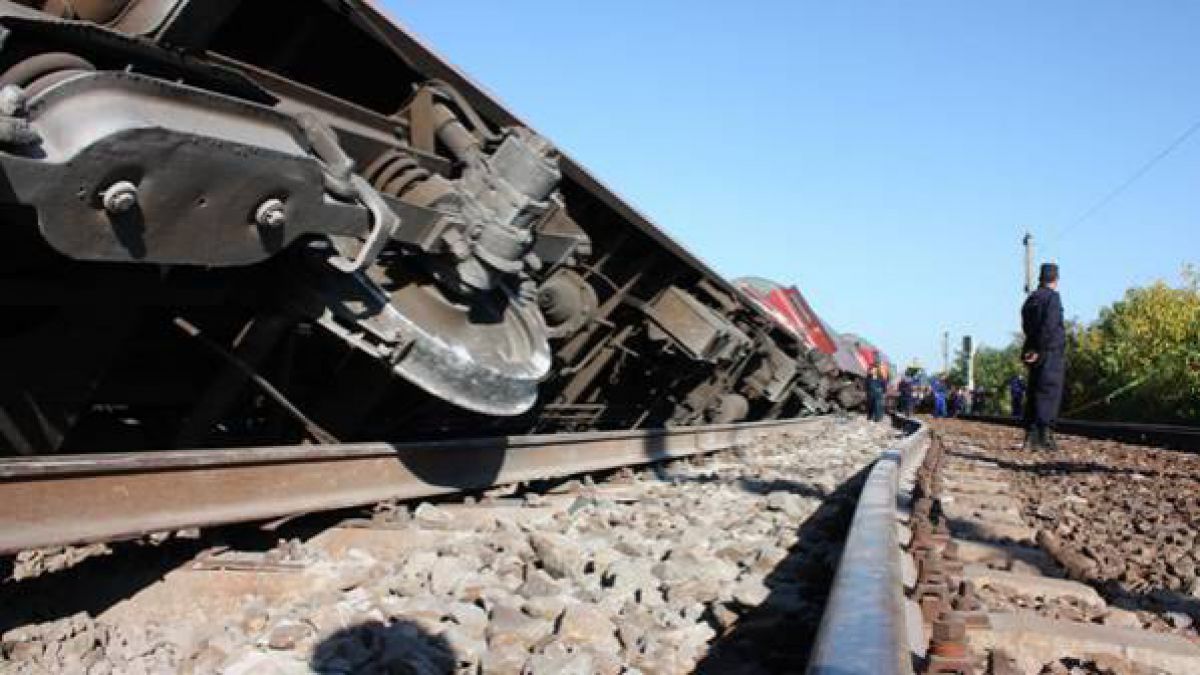 Belgia: Cel puțin un mort și zeci de răniți după ce un tren de călători a deraiat