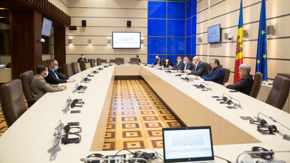 Bolea insistă că pachetul de acte prezentat de Gavrilița e incomplet. Litvinenco: Să faceți circul în Parlament (VIDEO)