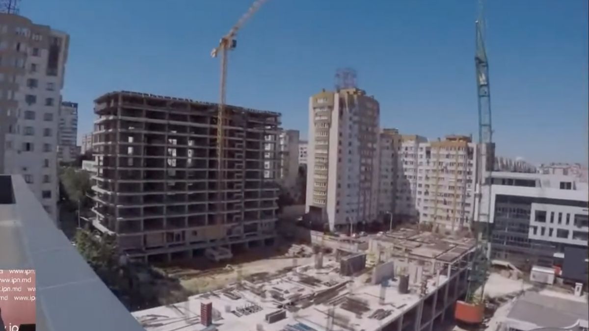 Construcția „Braus Imobiliare” de la Ciocana: Vecinii acuză consilierii municipali că și-au schimbat poziția, investitorii cer dreptate, iar aleșii locali caută o cale de mijloc