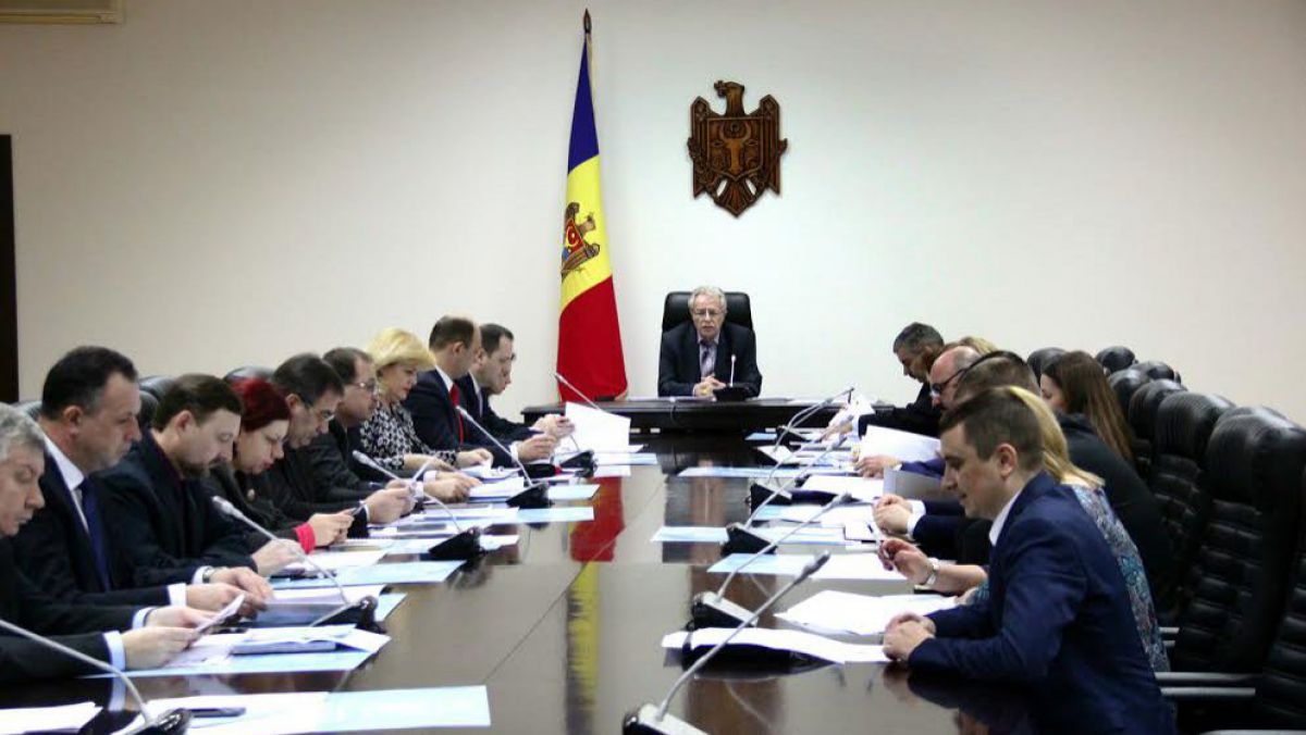 Brega: E o rezistență dură în implementarea Legii privind controlul tutunului. Ce vrea să întreprindă Guvernul