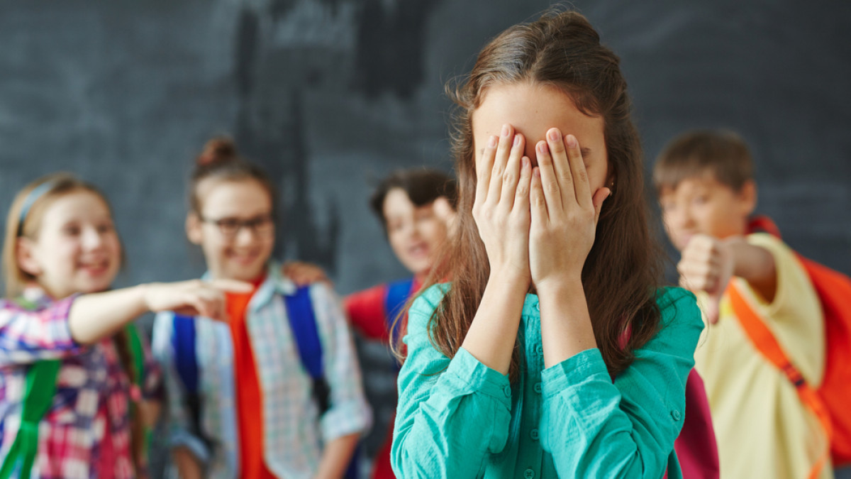 Psiholog: „Dacă există bullying în mediul în care se dezvoltă copii, este din cauza că maturii nu țin sub control situația”. Cum facem față fenomenului