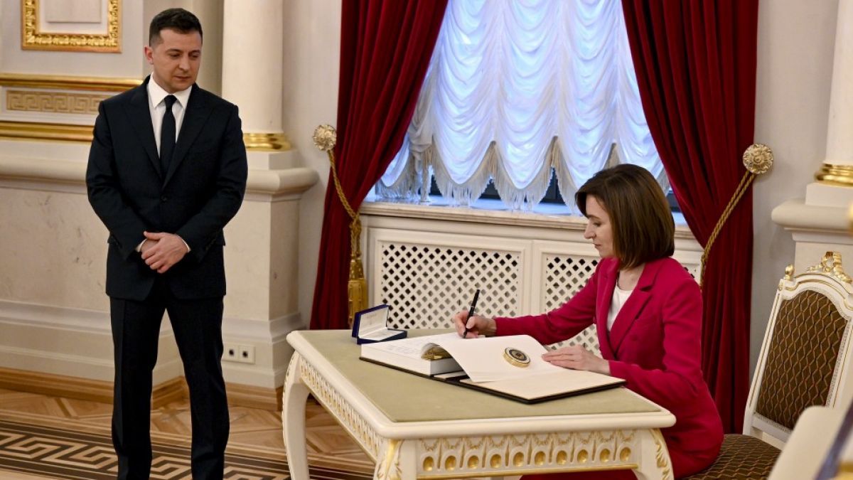 Cadouri protocolare oferite de către președinta Maia Sandu omologilor săi: Prosoape și fețe de masă, printre cele mai scumpe daruri