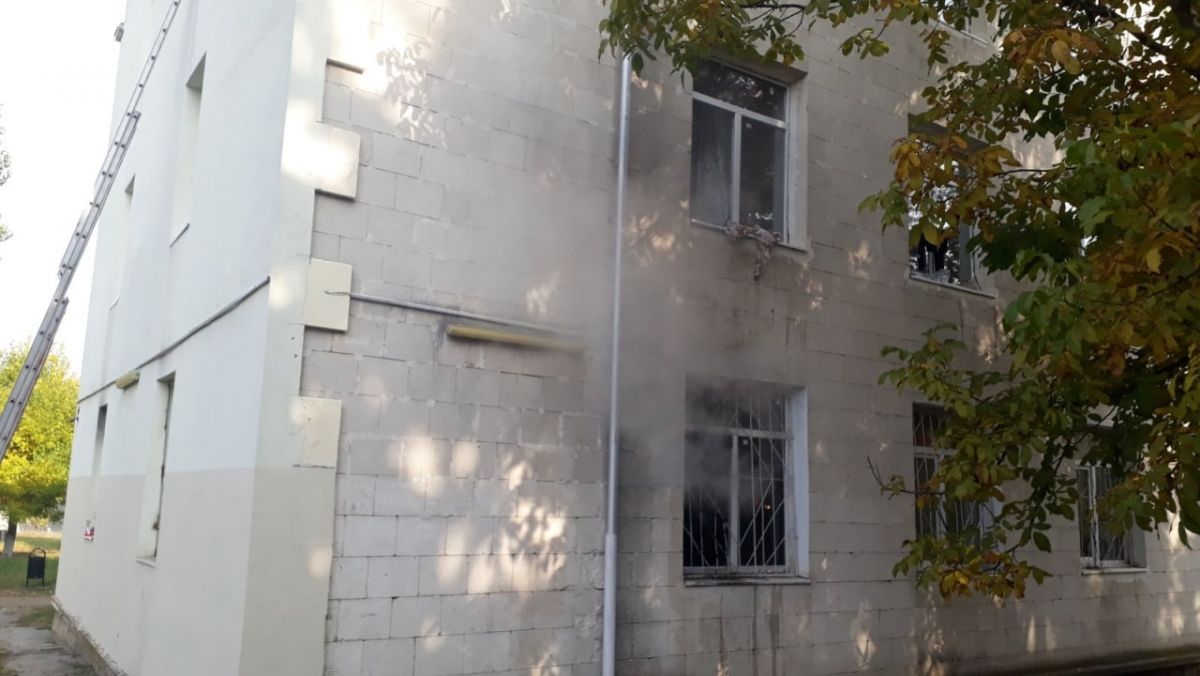 Camera unui cămin pentru studenți a luat foc în capitală. Detaliile oferite de pompieri