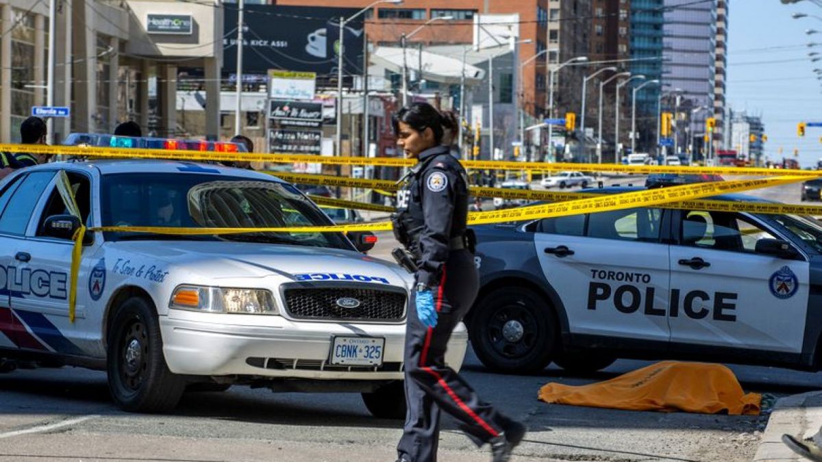 Atac în Canada: Un bărbat s-a deghizat în polițist și a omorât 16 oameni