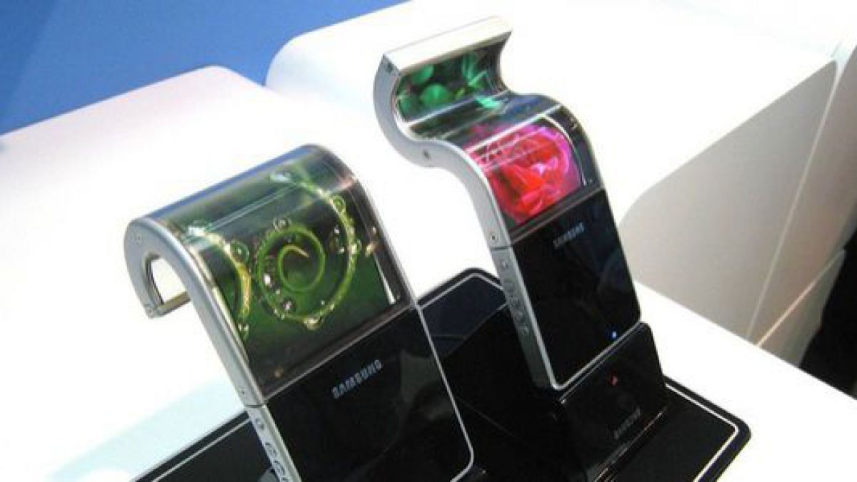 Când va apărea primul telefon cu ecran flexibil construit vreodată