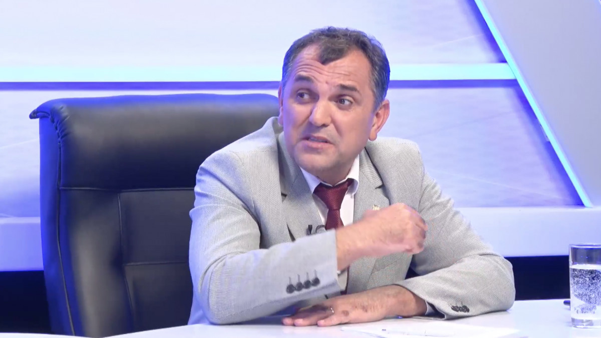 Când vor fi scoase corturile protestatarilor din fața Parlamentului? Răspunsul președintelui raionului Orhei, Dinu Țurcanu