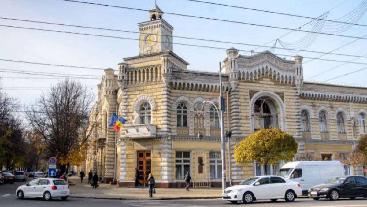 Candidații la Primăria Chișinău sunt rugați să nu vorbească despre geopolitică și să renunțe la „programe electorale neclare” 