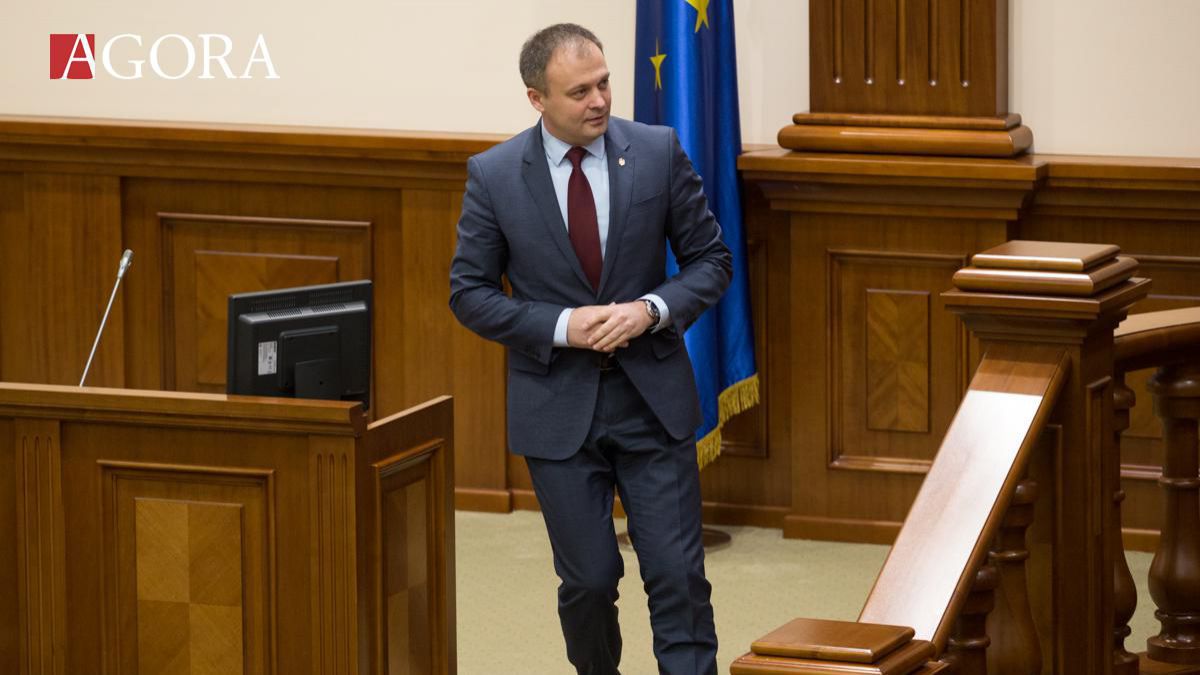Candu s-a mutat anul trecut în casă nouă. Surse ZdG: Locuiește alături de nașul său, Plahotniuc