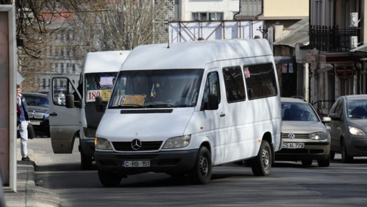 Pandemia și-a pus amprenta? În primele șase luni ale acestui an, s-a înjumătățit numărul pasagerilor care au călătorit cu transportul public prin Chișinău