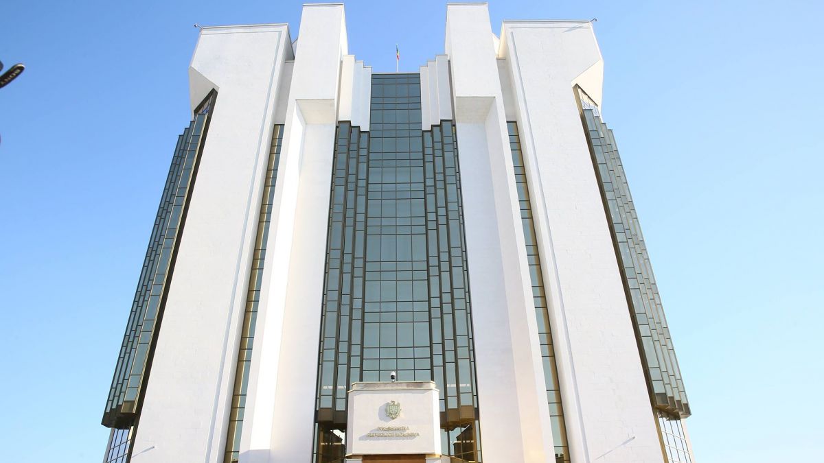 Ce salariu trebuie să aibă președintele Republicii Moldova? (SONDAJ)