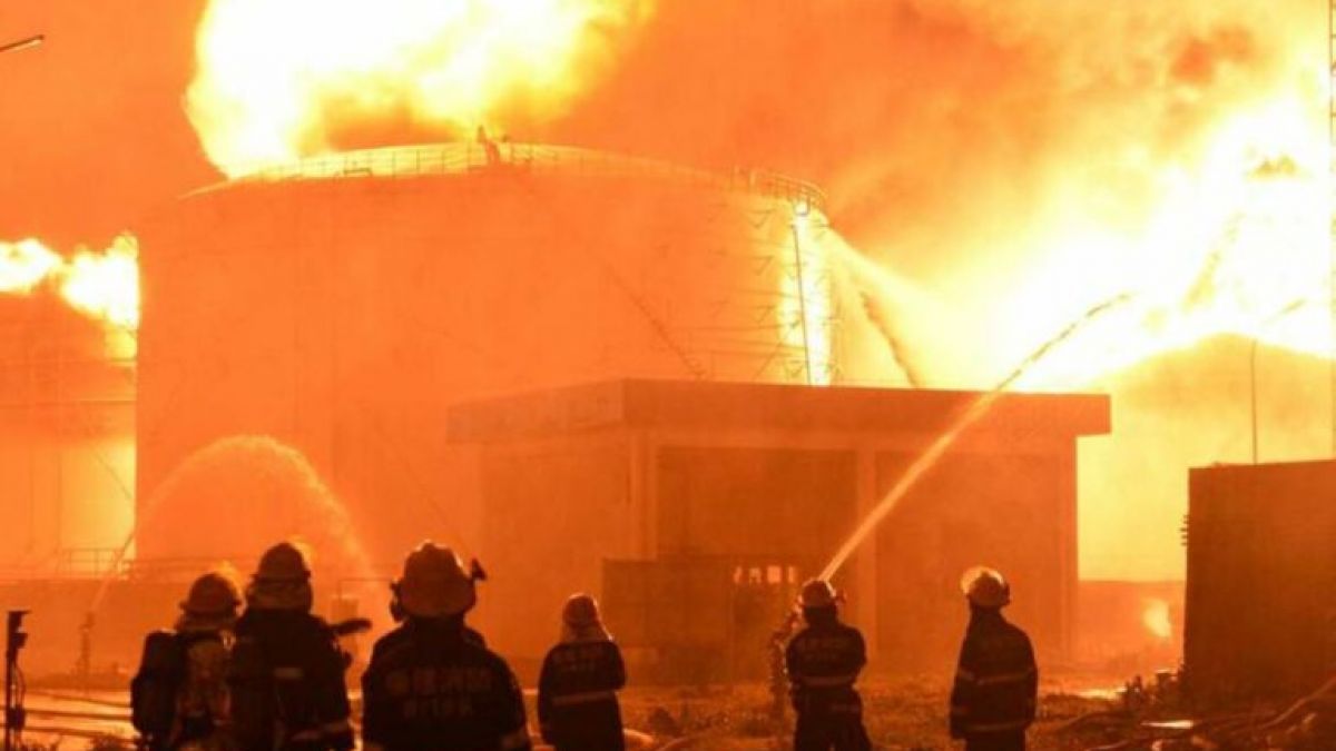 Ce spune Agenția de Mediu despre eventualele pericole după explozia de la o uzină din Ucraina