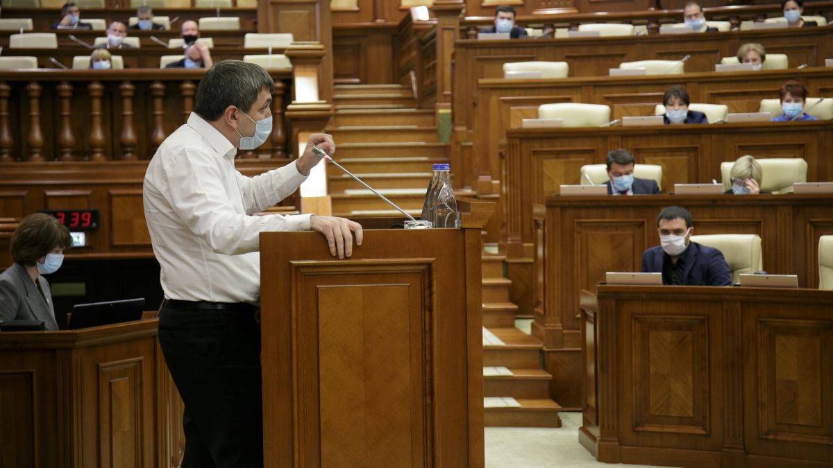 Ce spune deputatul Carp despre semnătura în susținerea lui Plahotniuc: „O decizie colectivă a partidului”