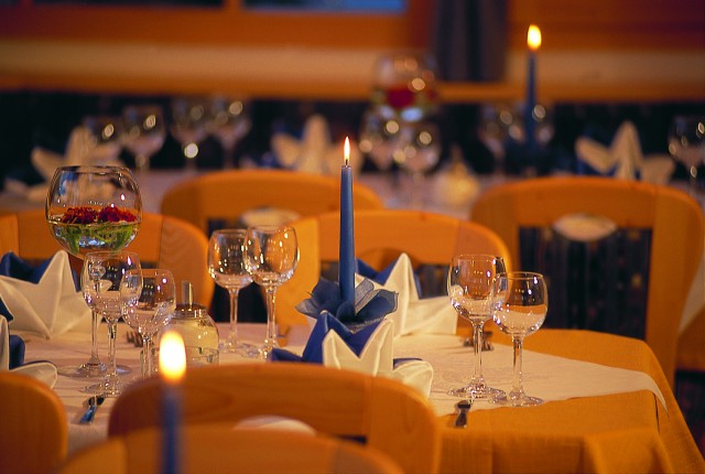 ZECE PAȘI. Ce ar trebui să faci ca să deschizi un restaurant în Chișinău