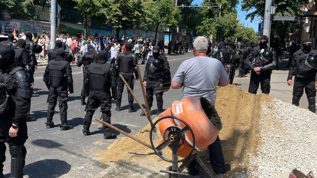 Ceban acuză organizatorii Moldova Pride că, din cauza marșului, sunt blocate lucrările de reparație a străzilor din centrul capitalei