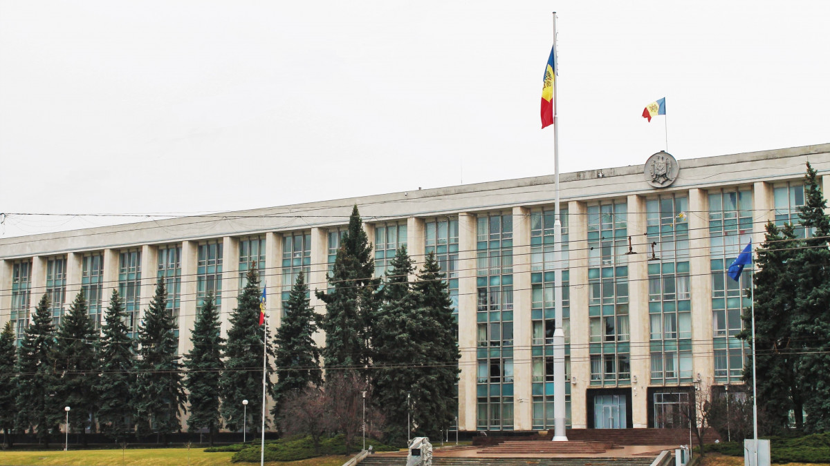Ceban: Voi solicita deconectarea sediului Guvernului și Parlamentului de la serviciul de apă și canalizare. Spînu: Primarul nu are soluții, e incompetent