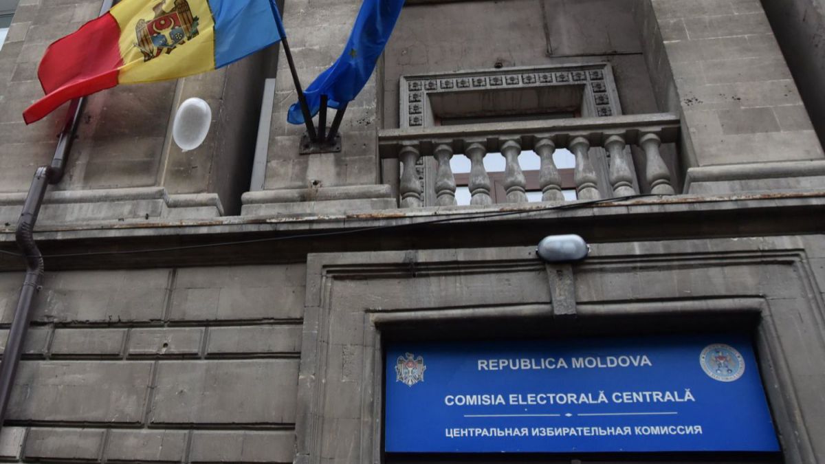 CEC roagă să nu fie „implicată în jocuri politice” și combate acuzațiile de politizare