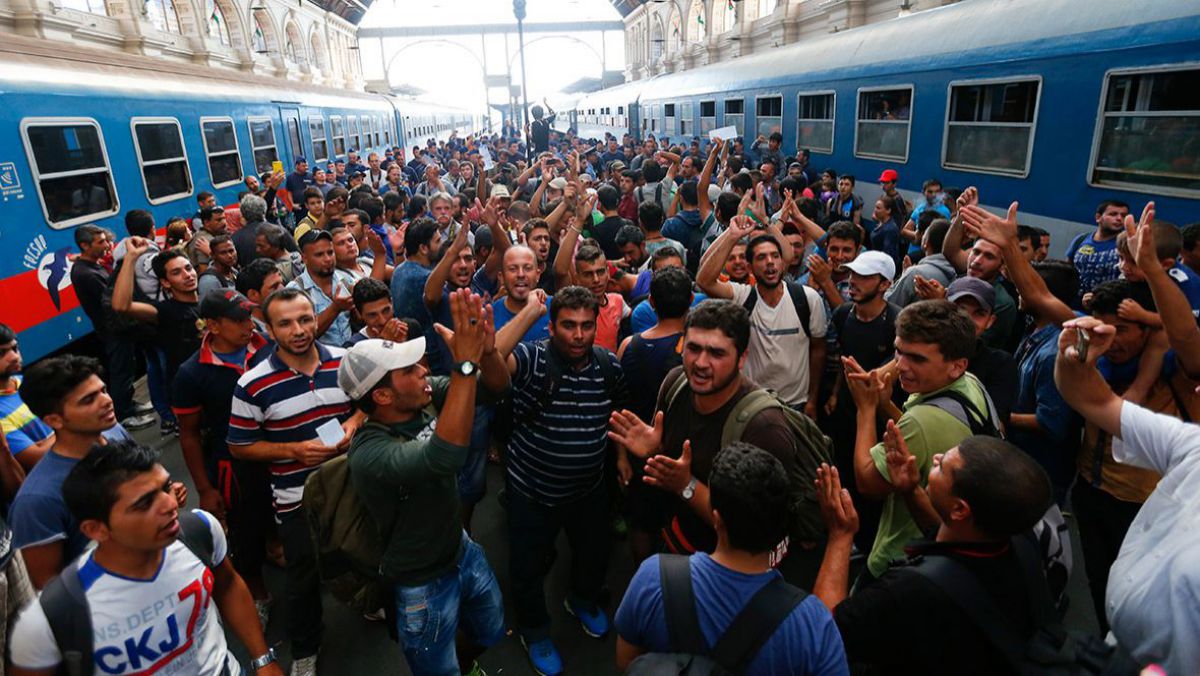 Cehia nu va mai accepta refugiaţi, deşi face parte din sistemul UE de cote obligatorii