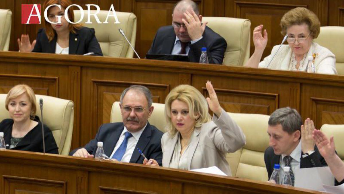 Cei 14 transfugi din fracțiunea PCRM aderă oficial la PD