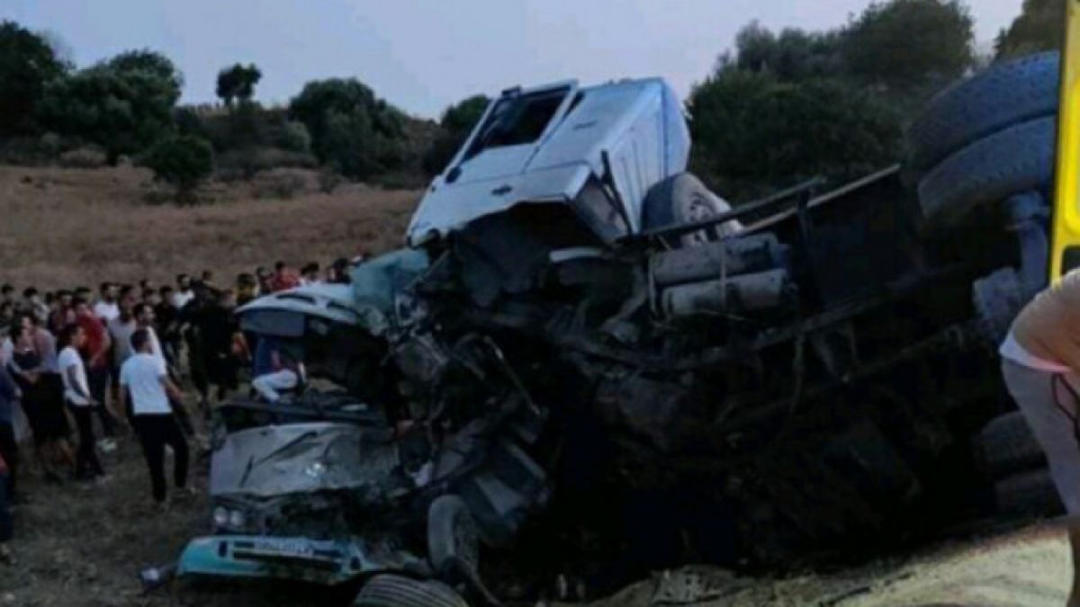 Cel puţin 18 morți, într-un accident în Algeria. Oamenii se întorceau dintr-o excursie