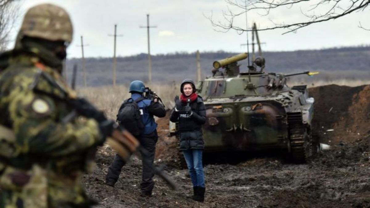 Cel puțin 35 de jurnaliști au fost victime ale războiului din Ucraina. Trei și-au pierdut viața