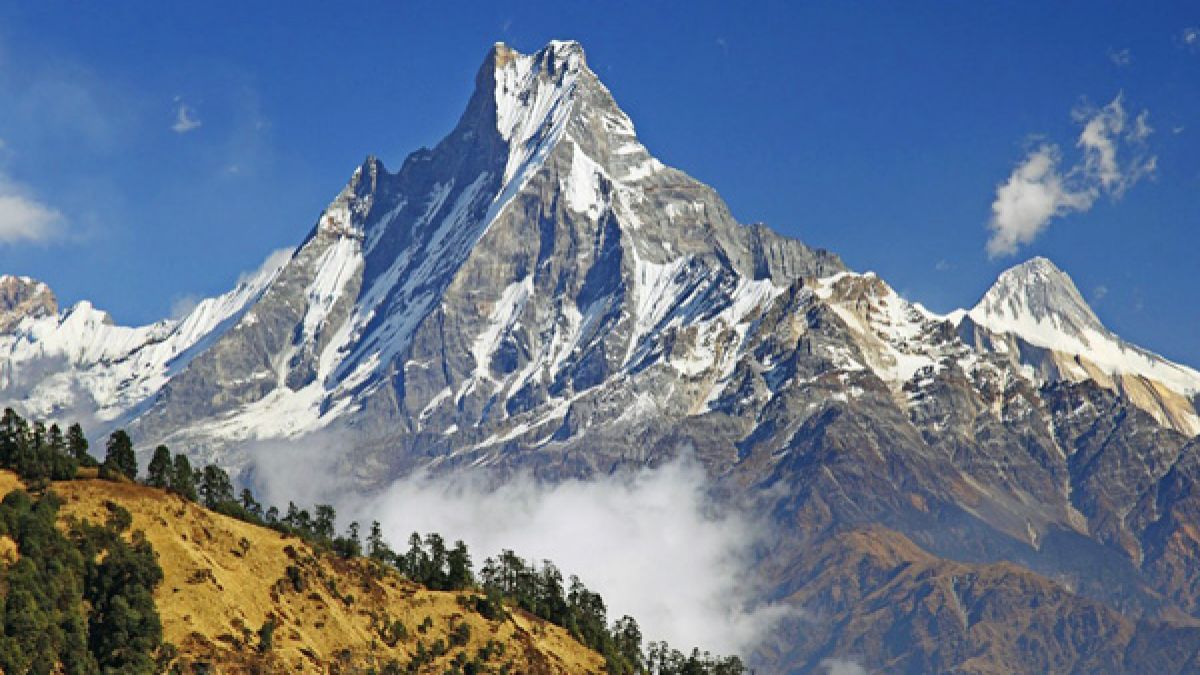 Cel puţin 8 persoane au decedat într-o avalanşă declanşată de spargerea unui gheţar în Himalaya