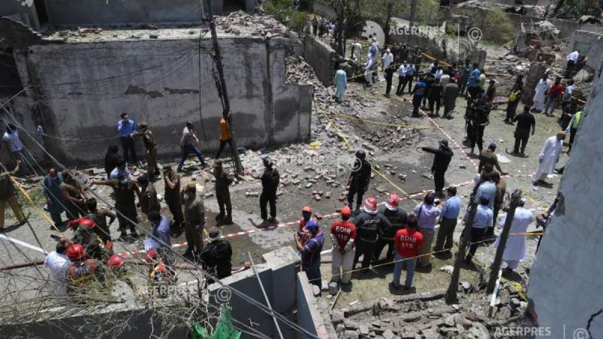 Cel puțin trei morți și 14 răniți în urma unui atentat cu bombă în Pakistan