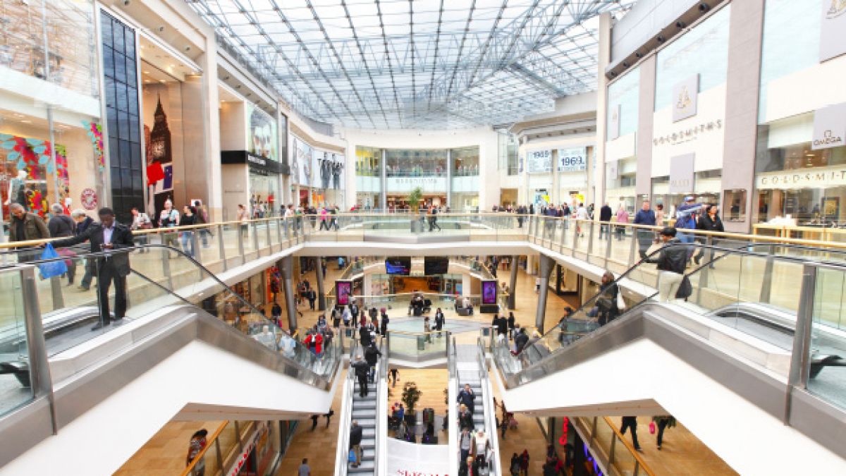 Centrele comerciale își reiau activitatea de la 8 iunie, dar restaurantele și locurile de divertisment rămân închise