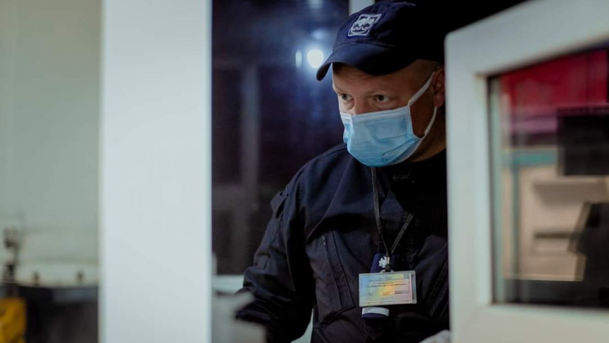 Certificat de vaccinare cu semne de falsificare, identificat la punctul de trecere Criva. Bărbatul riscă amendă penală