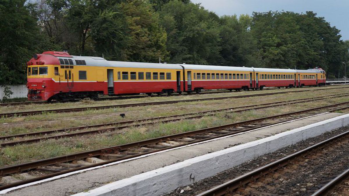 CFM ar putea avea undă verde pentru închiderea stațiilor de tren care îi provoacă pierderi. Lista opririlor vizate
