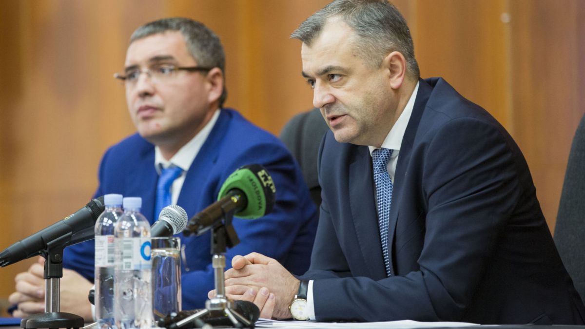 Chicu îl numește „iresponsabil” pe Usatîi, după ce acesta s-a oferit să achite zborul care va aduce echipament din China