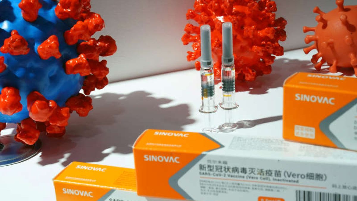China și-a expus vaccinurile împotriva COVID-19 la un târg comercial la Beijing. Preparatul este în faza trei de testare