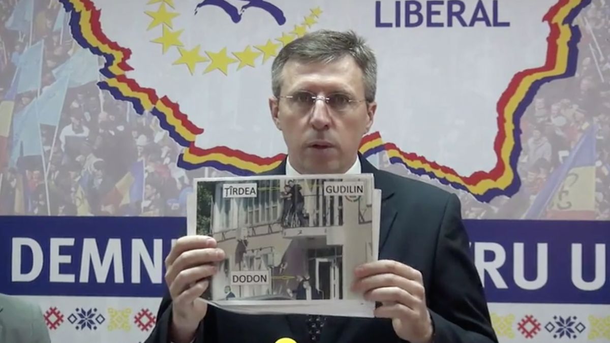 Chirtoacă: „În ziua în care ar fi trebuit să prezentăm un bilanț, noi venim de fapt cu tragerea unui semnal de alarmă”
(VIDEO)