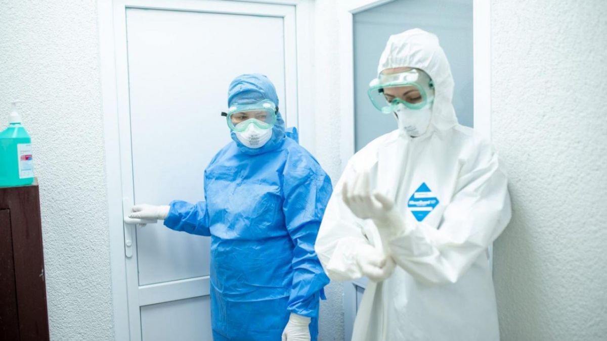Cifre în creștere: Peste cinci mii de cazuri noi de COVID-19 confirmate în R. Moldova. 405 lucrători medicali, infectați