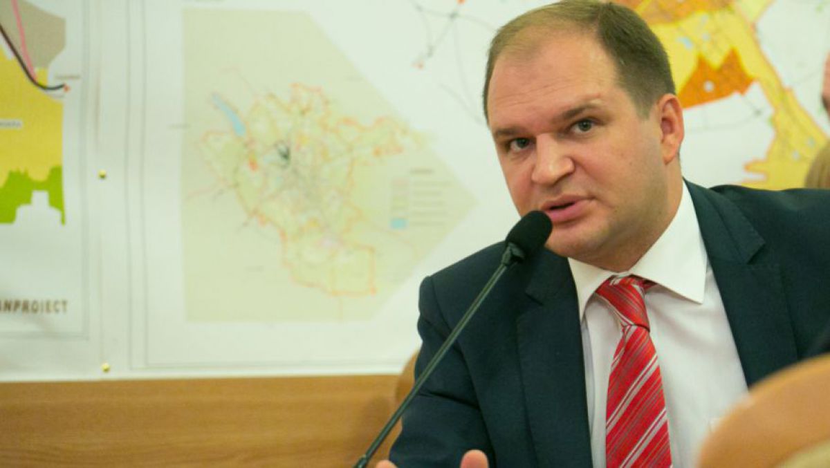Cifrele lui Ceban: Socialistul promite 200 de ascensoare noi în blocurile Capitalei, 600 de terenuri de joacă și trei havuzuri reparate
