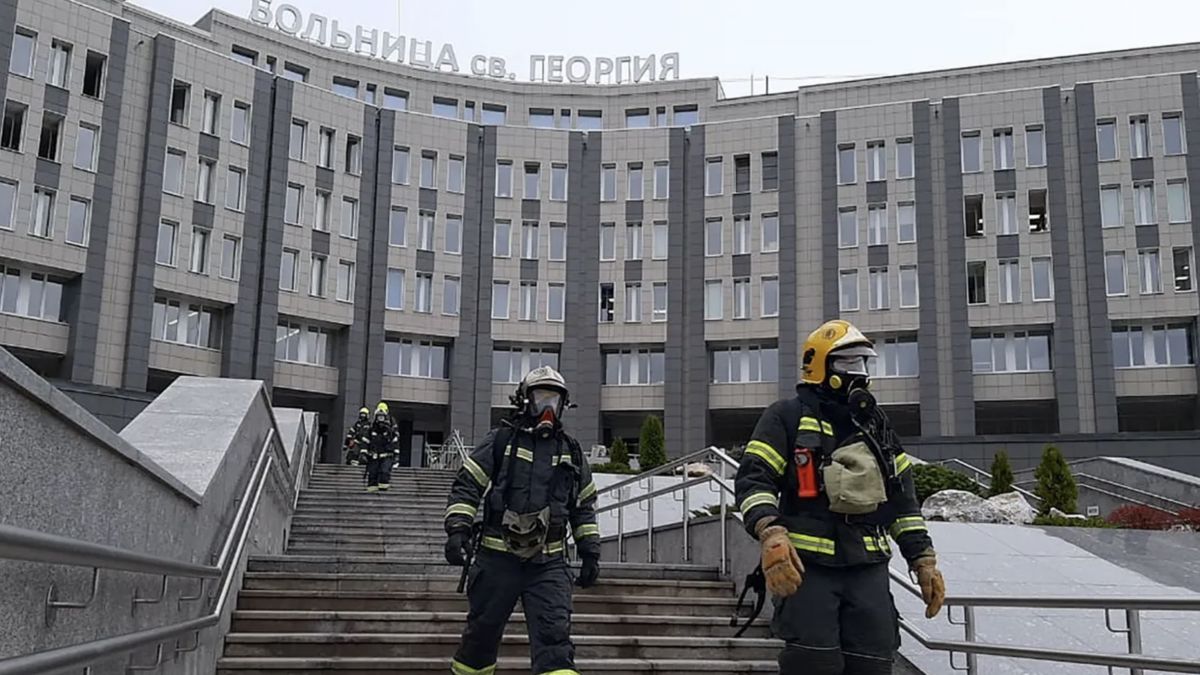 Cinci pacienți cu COVID-19 și-au pierdut viața într-un incendiu la un spital din Rusia