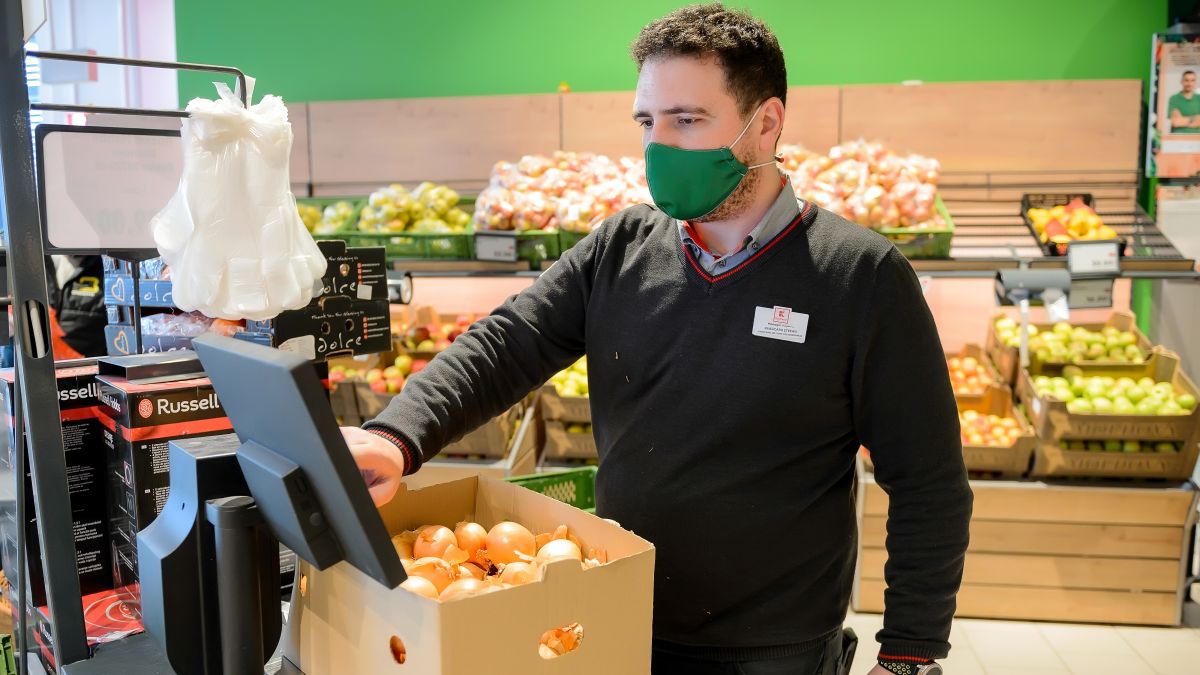 Circa 32 de tone de alimente au ajuns la peste 2600 de persoane. Bilanțul Kaufland Moldova și Banca de Alimente
